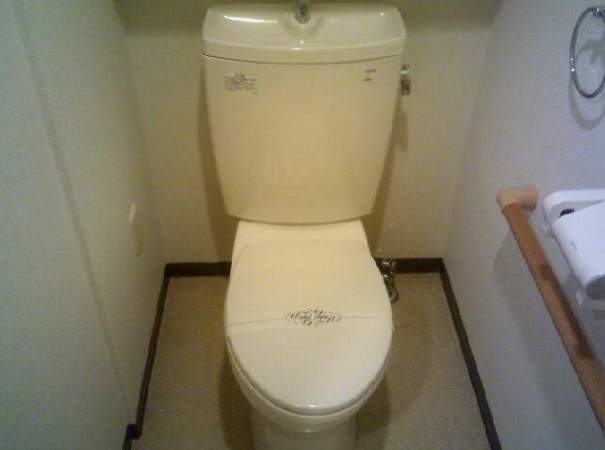相鉄本線 鶴ケ峰駅 徒歩2分 7階建 築20年のトイレ写真