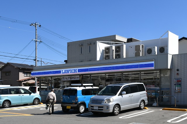 コンビニ　ローソン 神戸大町二丁目店（コンビニ）まで283m