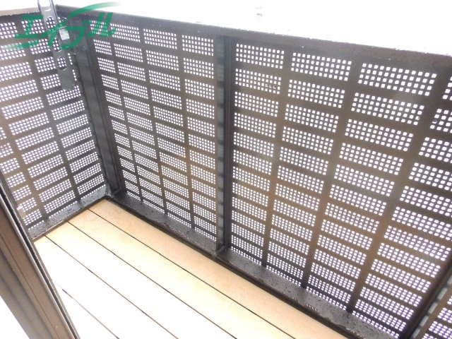 バルコニー　同物件別室画像