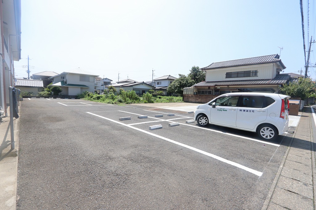 【マンション油屋の駐車場】