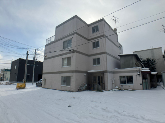 札幌市北区新琴似八条のマンションの建物外観