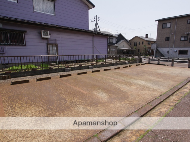 駐車場　エントランス