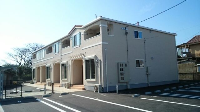 大牟田市三川町のアパートの建物外観