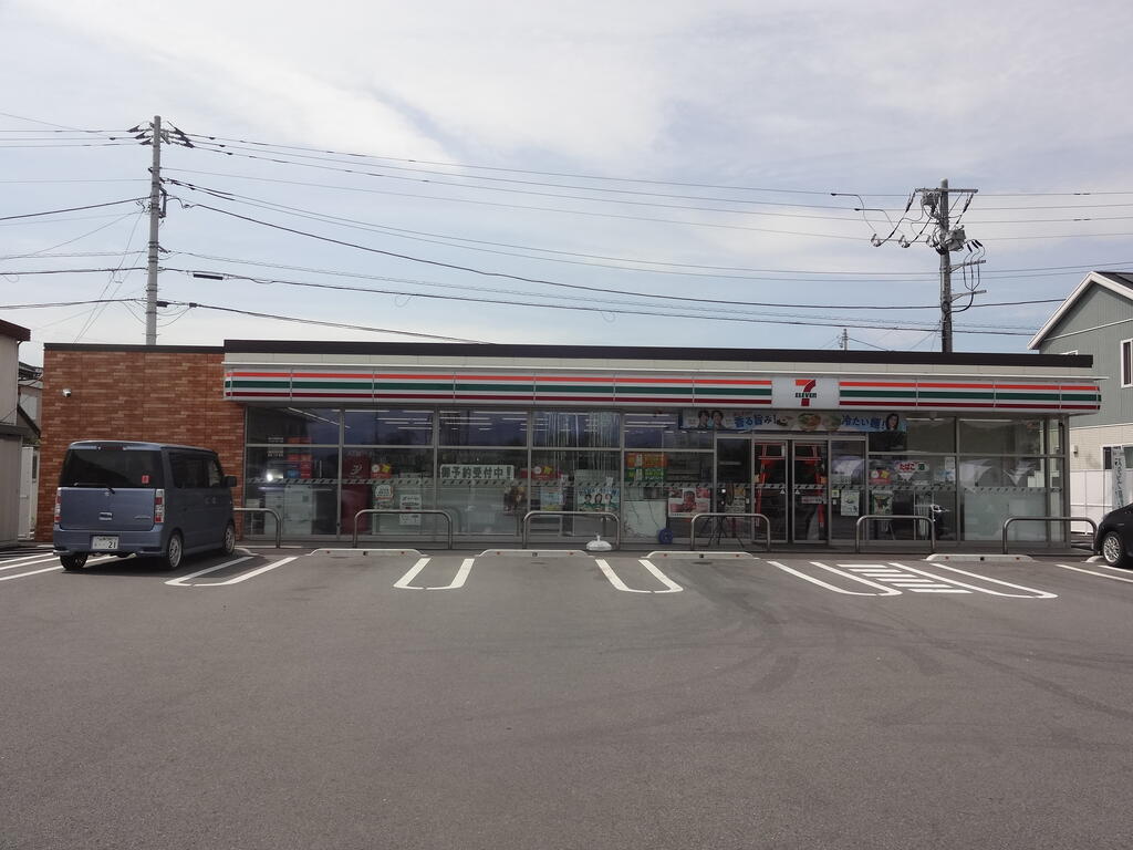 コンビニ　セブンイレブン 甲斐下今井店（コンビニ）まで120m