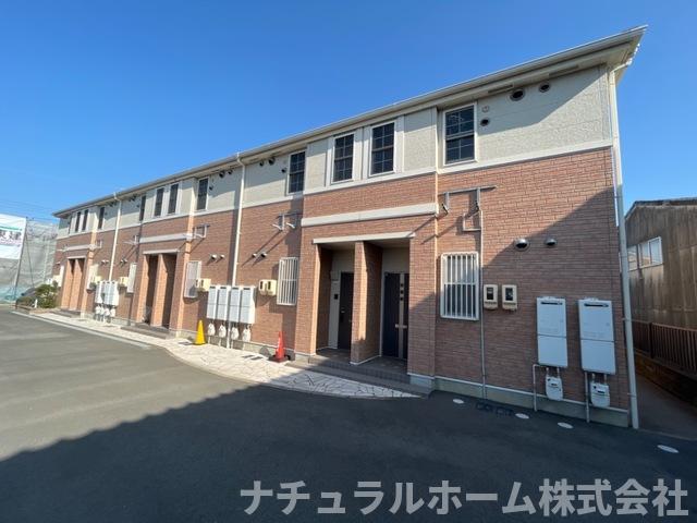 【ウィル吉川の建物外観】