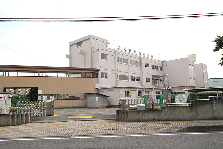 【前橋市元総社町貸戸建の小学校】