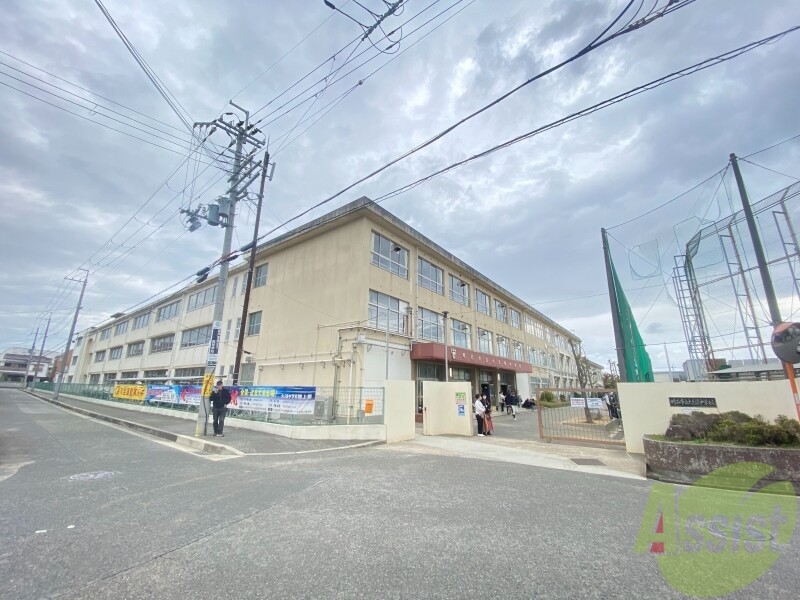 【明石市沢野南町のアパートの中学校】