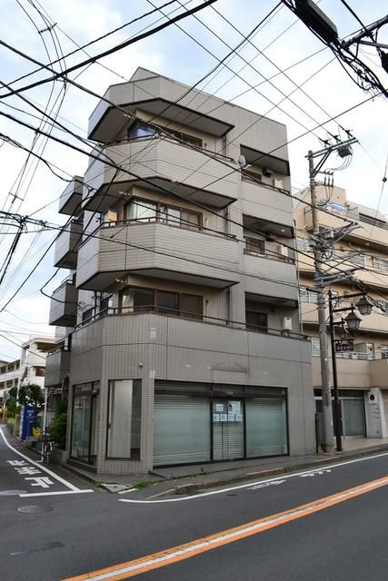 清瀬市松山のマンションの建物外観