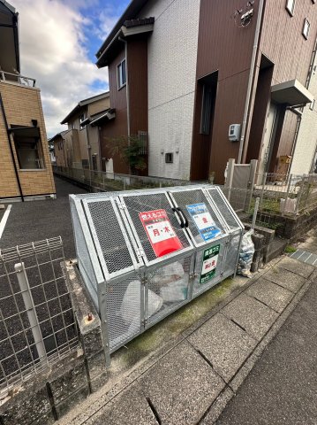 【テラ・メゾンB棟の駐車場】