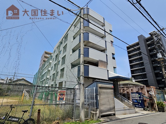 【大阪市西成区松のマンションの建物外観】