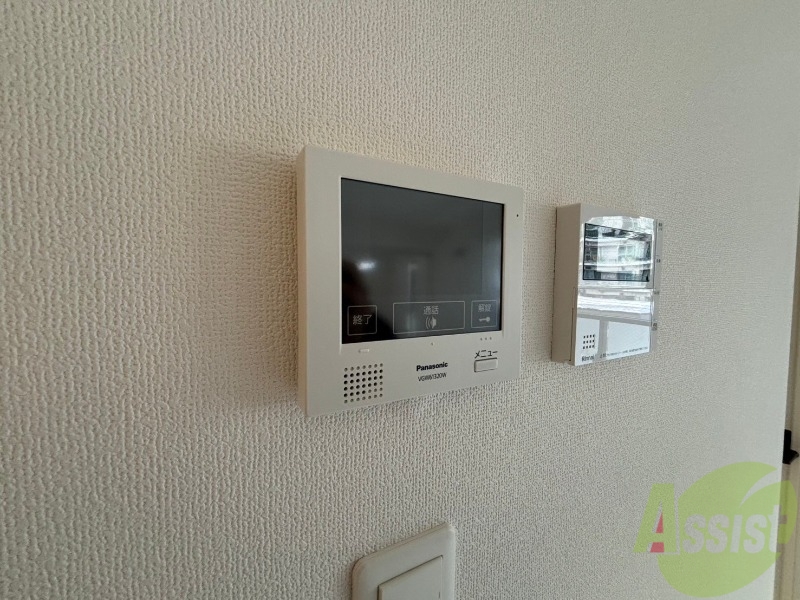 セキュリティ　ＴＶモニター付インターホンです。来客者の顔が見えるので安心！