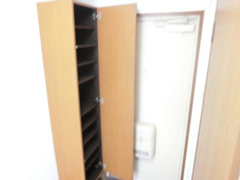 NKハイツ　収納　シューズＢＯＸ（開）