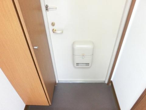 NKハイツ　玄関　玄関内