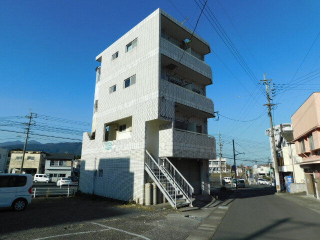 マルマンハイツの建物外観