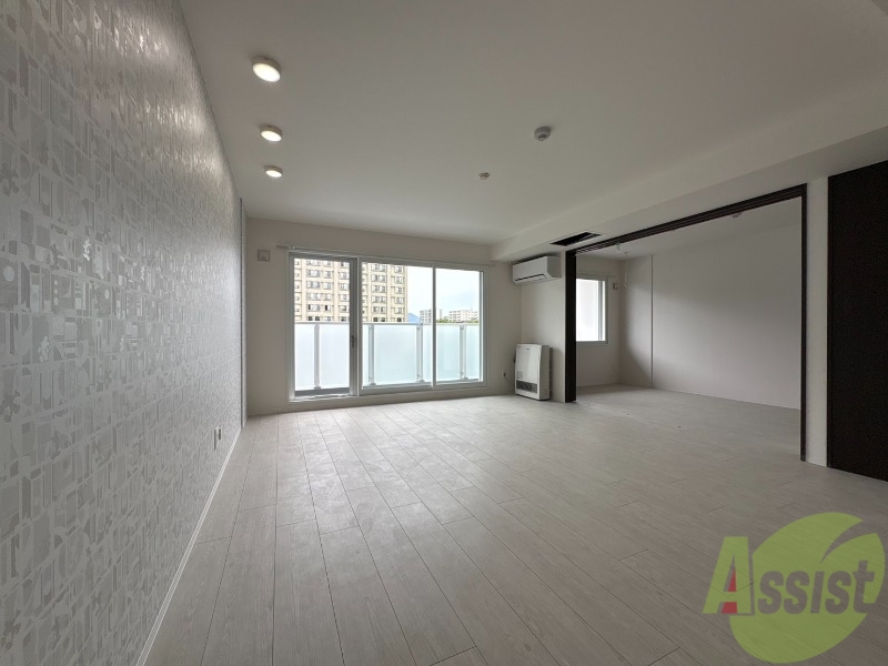 居室・リビング　広々としたリビングですね。使い勝手がよさそうですね！