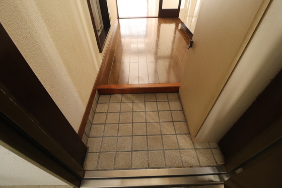 玄関　※別号室の間取りです。