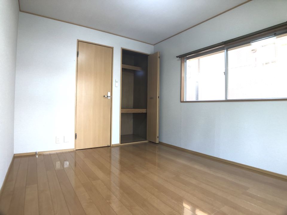 居室・リビング　６畳の洋室です