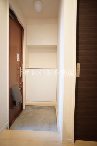 玄関　【ミロワール A棟 *】