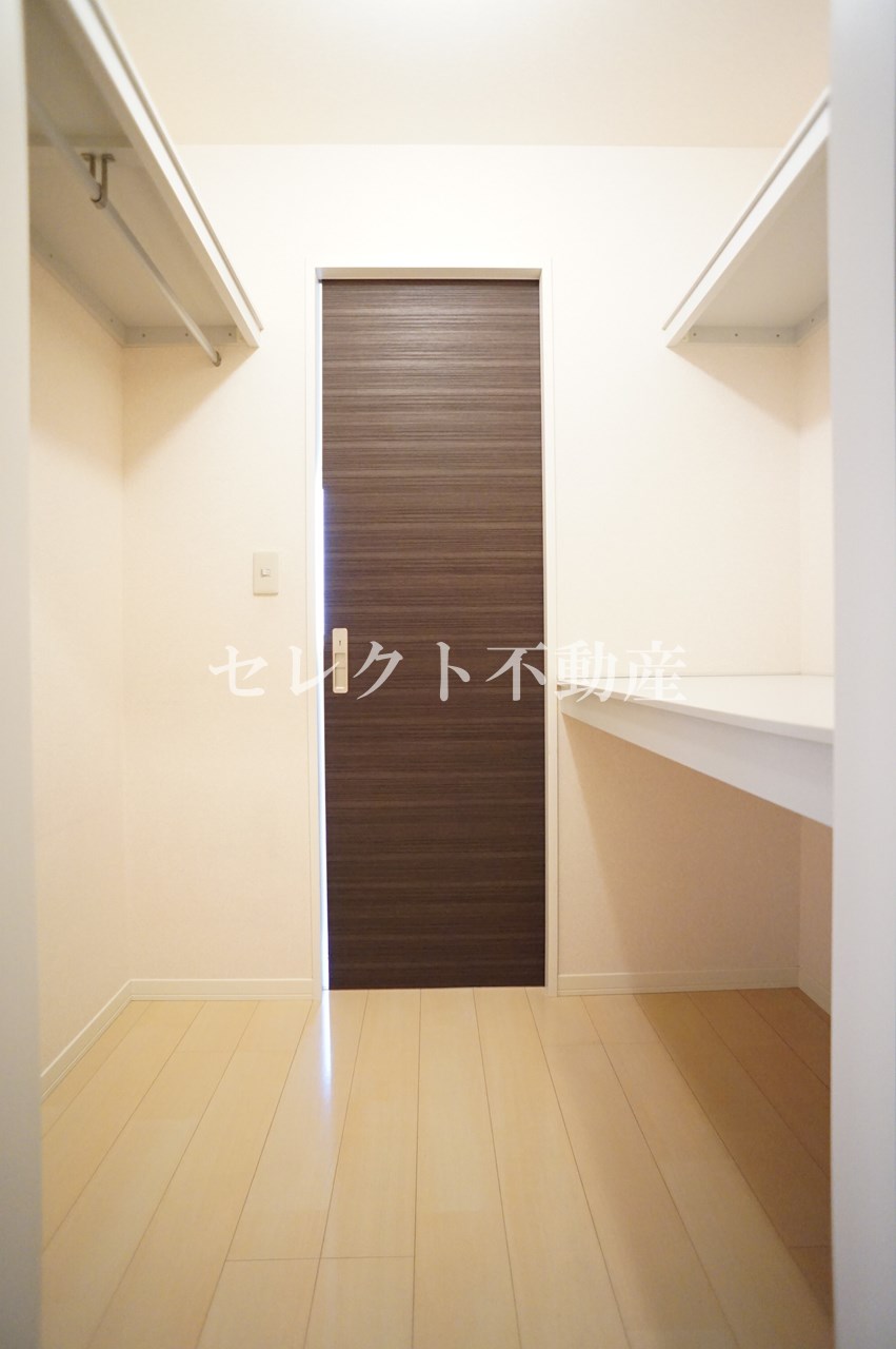 収納　【ミロワール A棟 *】