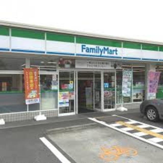 コンビニ　ファミリーマート三田天神店（コンビニ）まで1589m