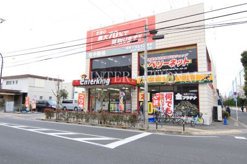 レンタルビデオ　タックルベリー西新井店（レンタルビデオ）まで507m