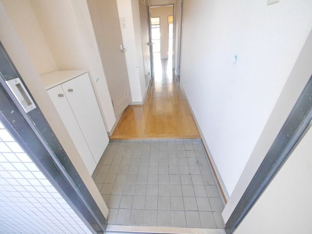 玄関　同建物別号室参考写真です