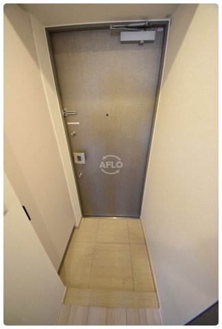 玄関　レジュールアッシュOSAKA新深江　玄関