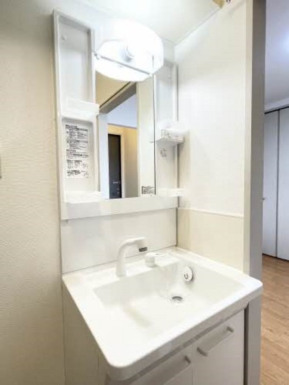 洗面設備　※他号室の写真です。