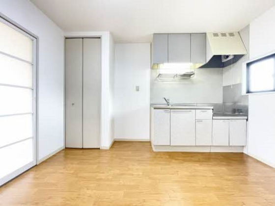 居室・リビング　※他号室の写真です。