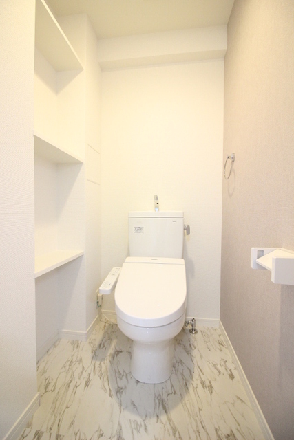 トイレ　洗浄機能付暖房便座＾＾