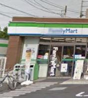 コンビニ　ファミリーマート 小浦世田谷梅丘店（コンビニ）まで392m