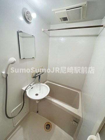 バス・シャワールーム　お風呂です