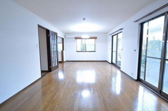 居室・リビング　同建物　他の部屋の画像です