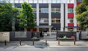 小学校　大阪YMCAインターナショナルスクール（小学校）まで354m