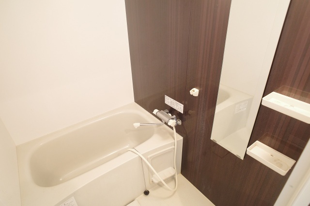 バス・シャワールーム　※同型タイプ