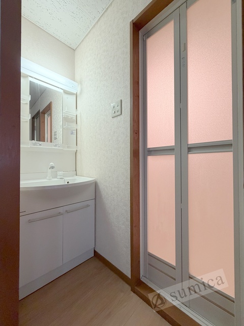 洗面設備　洗面脱衣所付き！独立洗面台が便利です♪♪