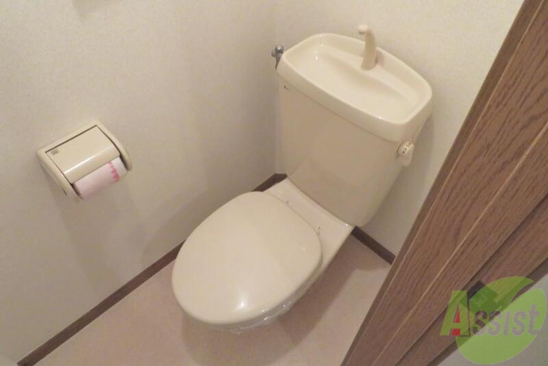 トイレ　嬉しいバストイレ別のお部屋です。快適に生活できますよ～。