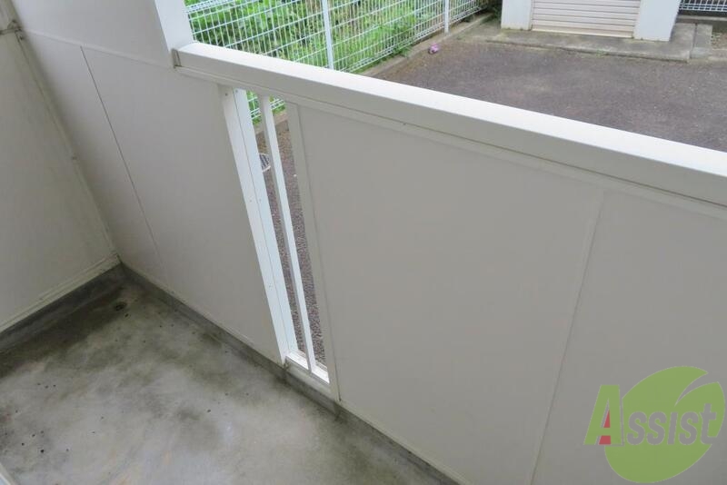 バルコニー　天気のいい日はバルコニーで洗濯物やお布団を干せますよ～。