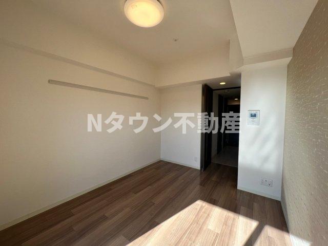 居室・リビング　こちらの居間で趣味の時間をお楽しみください