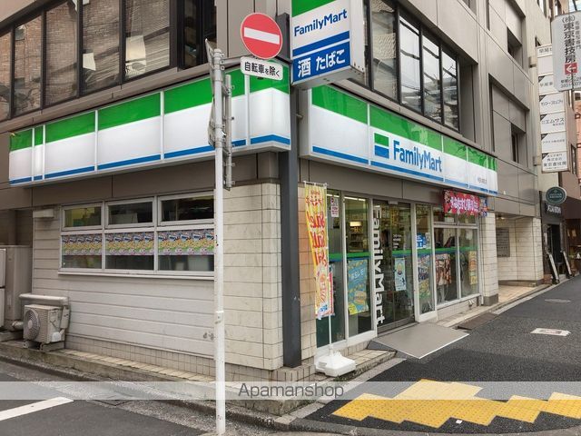 コンビニ　ファミリーマート神田和泉町店（コンビニ）まで180m