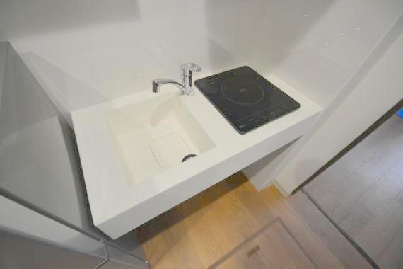 キッチン　お掃除しやすいＩＨクッキングヒーターです。