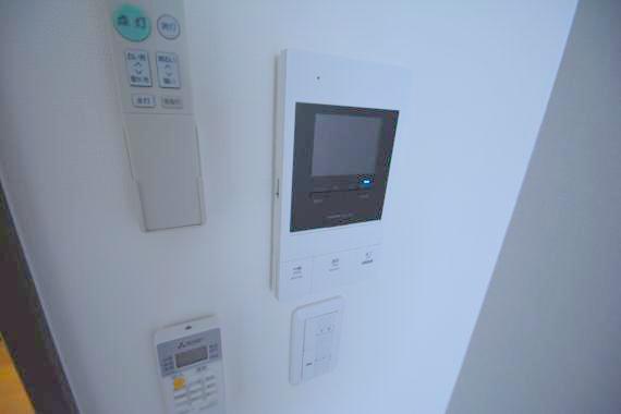 セキュリティ　TVモニターホンで来客が誰か確認してから開けて下さいね