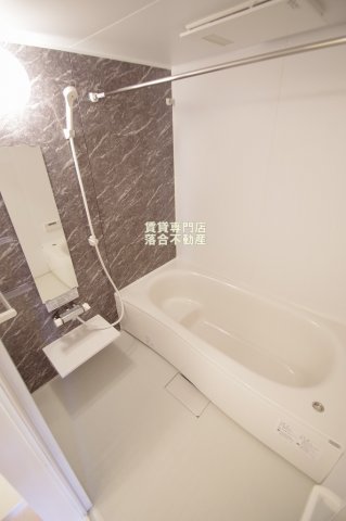 バス・シャワールーム　追い焚き・浴室乾燥機能付き