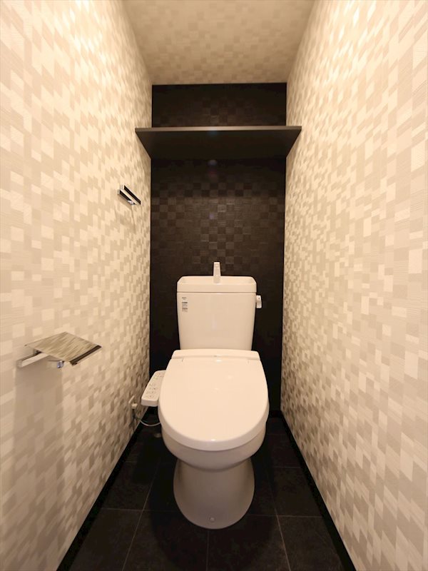 トイレ　温水洗浄暖房便座付トイレ