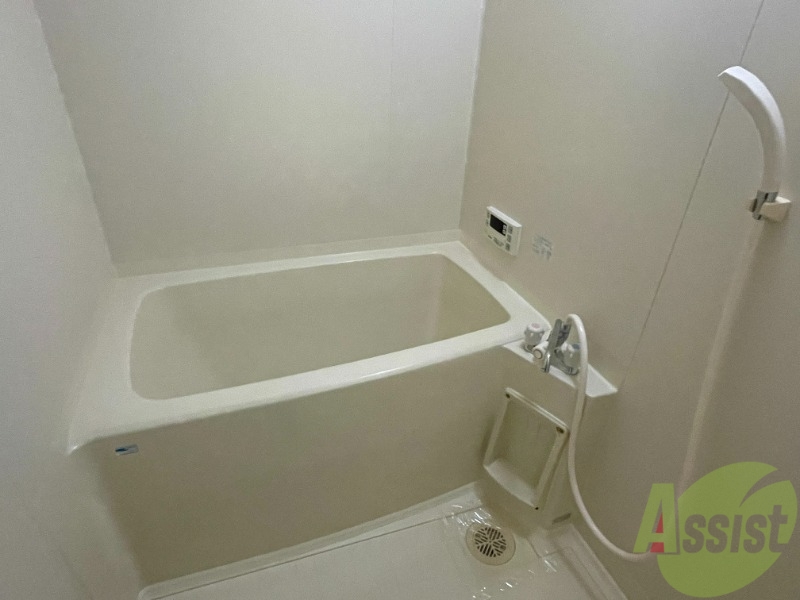 バス・シャワールーム　追焚機能が付いているので、すぐに温かいお風呂に入れますね。