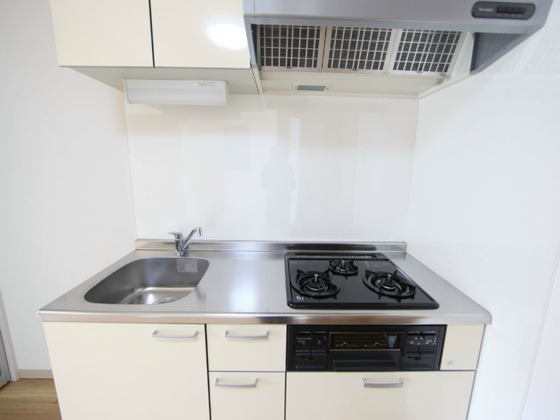 キッチン　システムキッチン（ガス3口グリル）冷蔵庫レンジ等用意できます