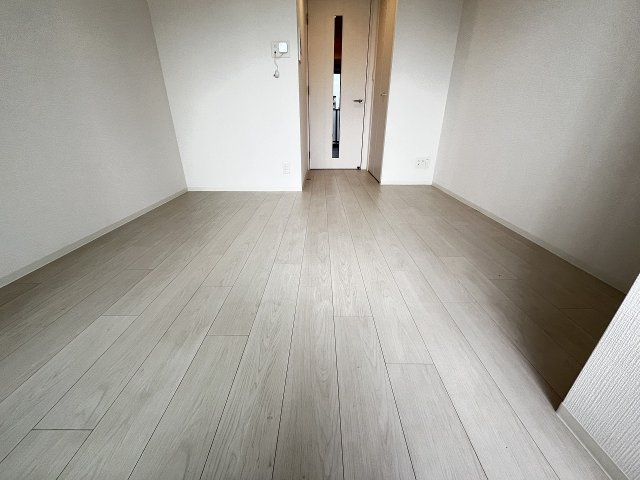 その他部屋・スペース　広くて明るい寝室
