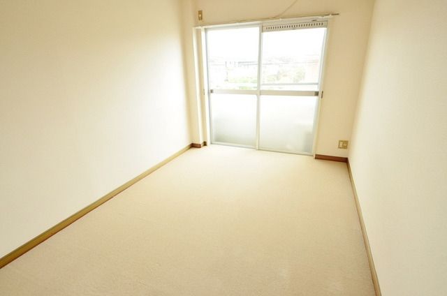 居室・リビング　☆明るい洋室ですね～！☆