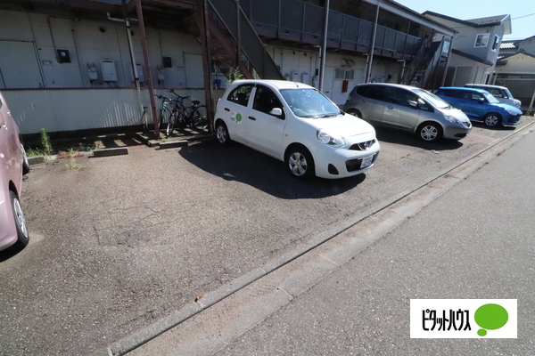駐車場　駐車場
