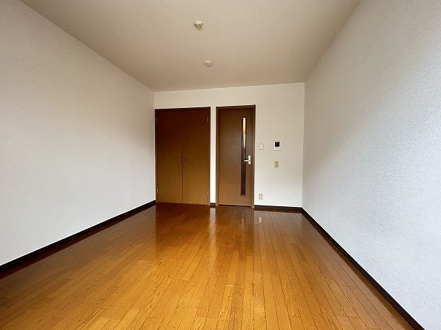 居室・リビング　同マンション別部屋